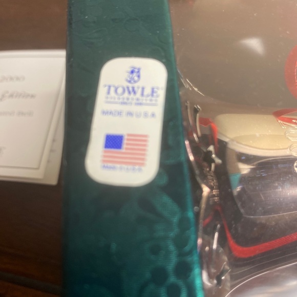 Towle silver plate Christmas 2000 bell in original box - Picture 7 of 7